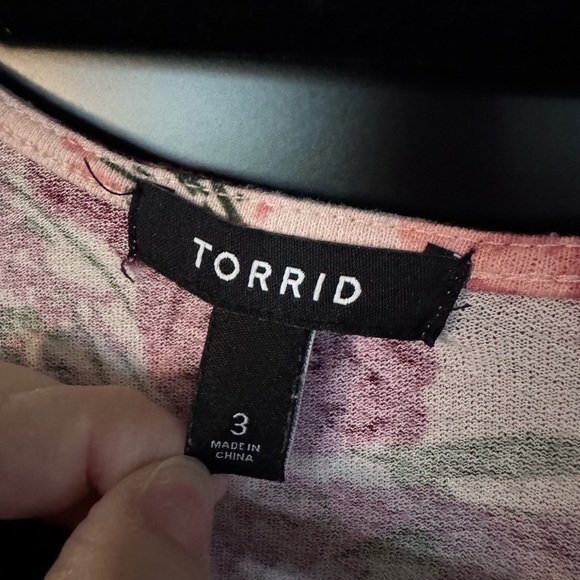 Torrid Pink Floral Tie-Front Kimono/Cardigan Size 3 - Picture 2 of 5